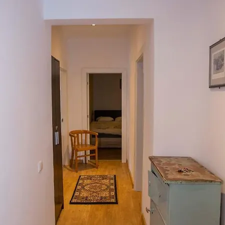 3-bedroom - Urban Art Gallery - Free Parking! Sofia