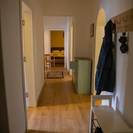 3-bedroom - Urban Art Gallery - Free Parking!
