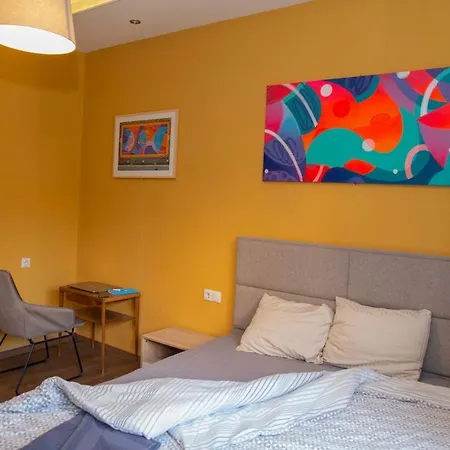 3-bedroom - Urban Art Gallery - Free Parking! Apartment Sofia