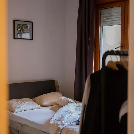 Apartment 3-bedroom - Urban Art Gallery - Free Parking! *